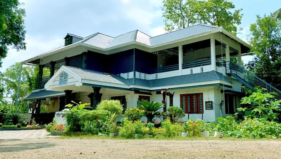 Brothers Homestay Alappuzha Zewnętrze zdjęcie